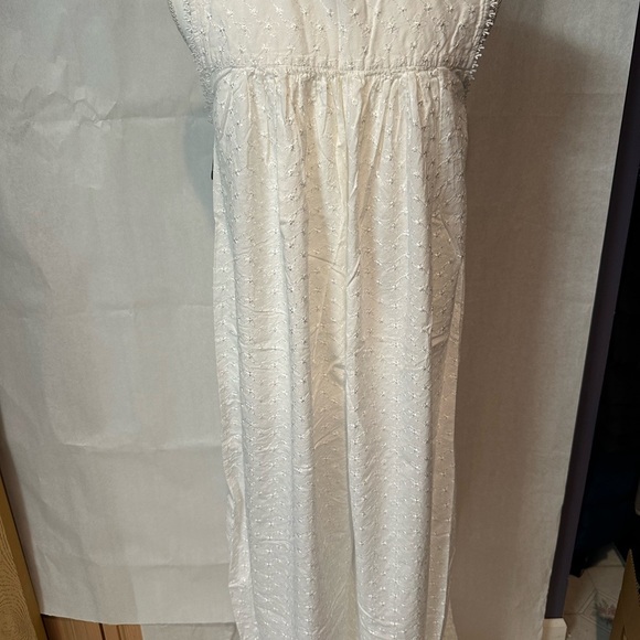 Delicates Ivory Lace Buttoned Chemise - Picture 5 of 13